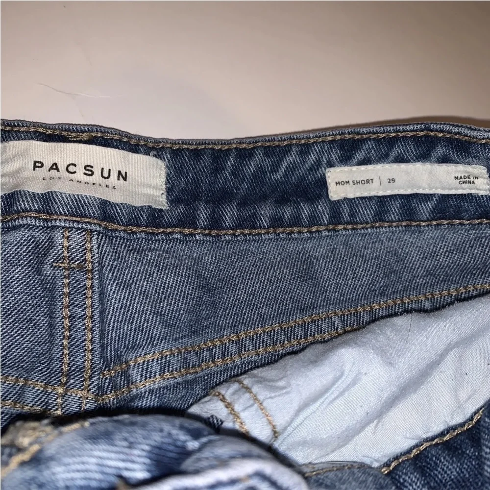 PacSun Mom Short Distressed Senim High Waisted Cuffed Shorts Women’s Size 29 - Picture 2 of 3